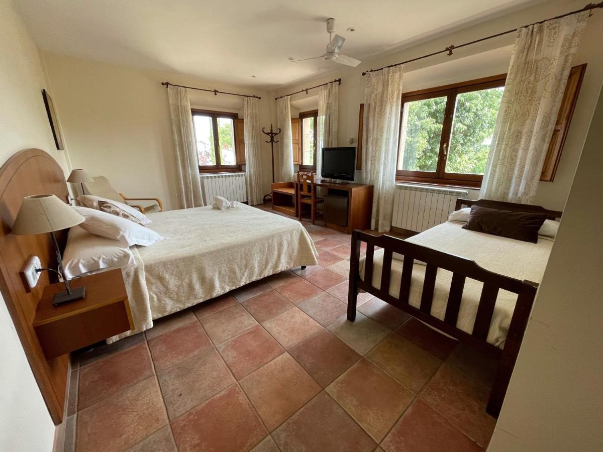 Mas Duc Guest House Brunyola Bagian luar foto