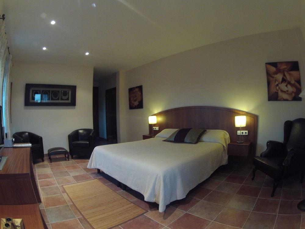 Mas Duc Guest House Brunyola Bagian luar foto