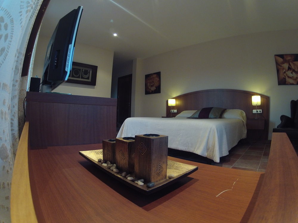 Mas Duc Guest House Brunyola Bagian luar foto