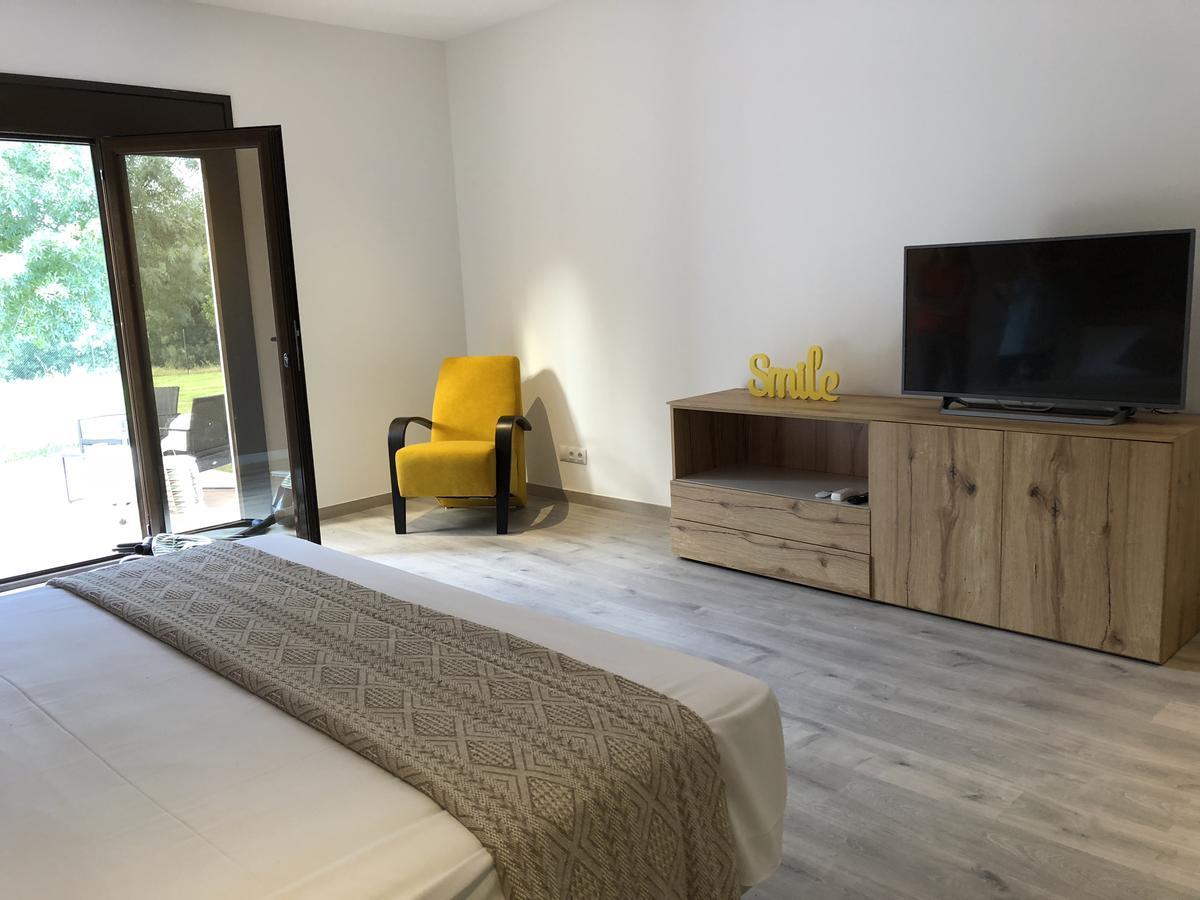 Mas Duc Guest House Brunyola Bagian luar foto