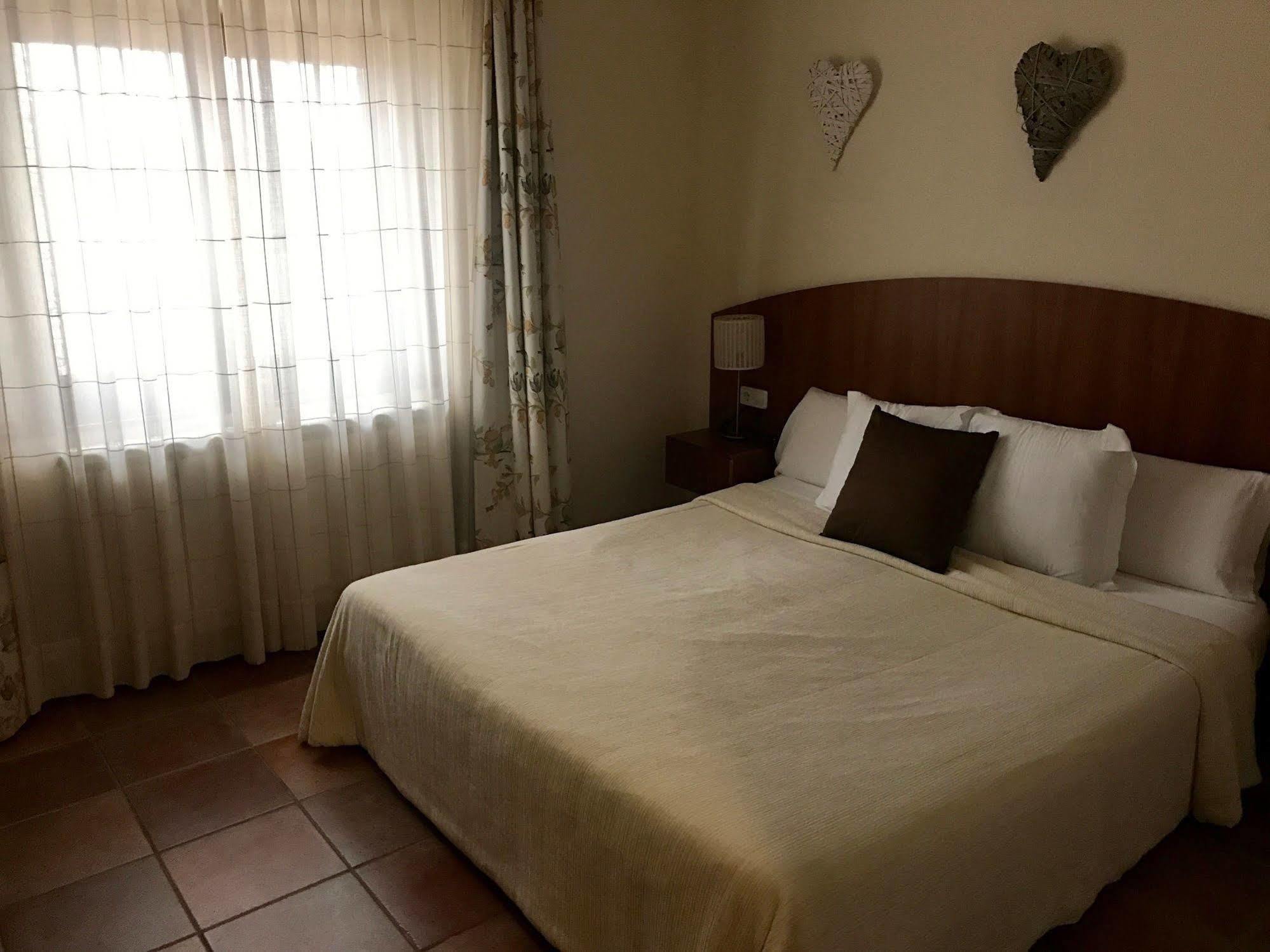 Mas Duc Guest House Brunyola Bagian luar foto