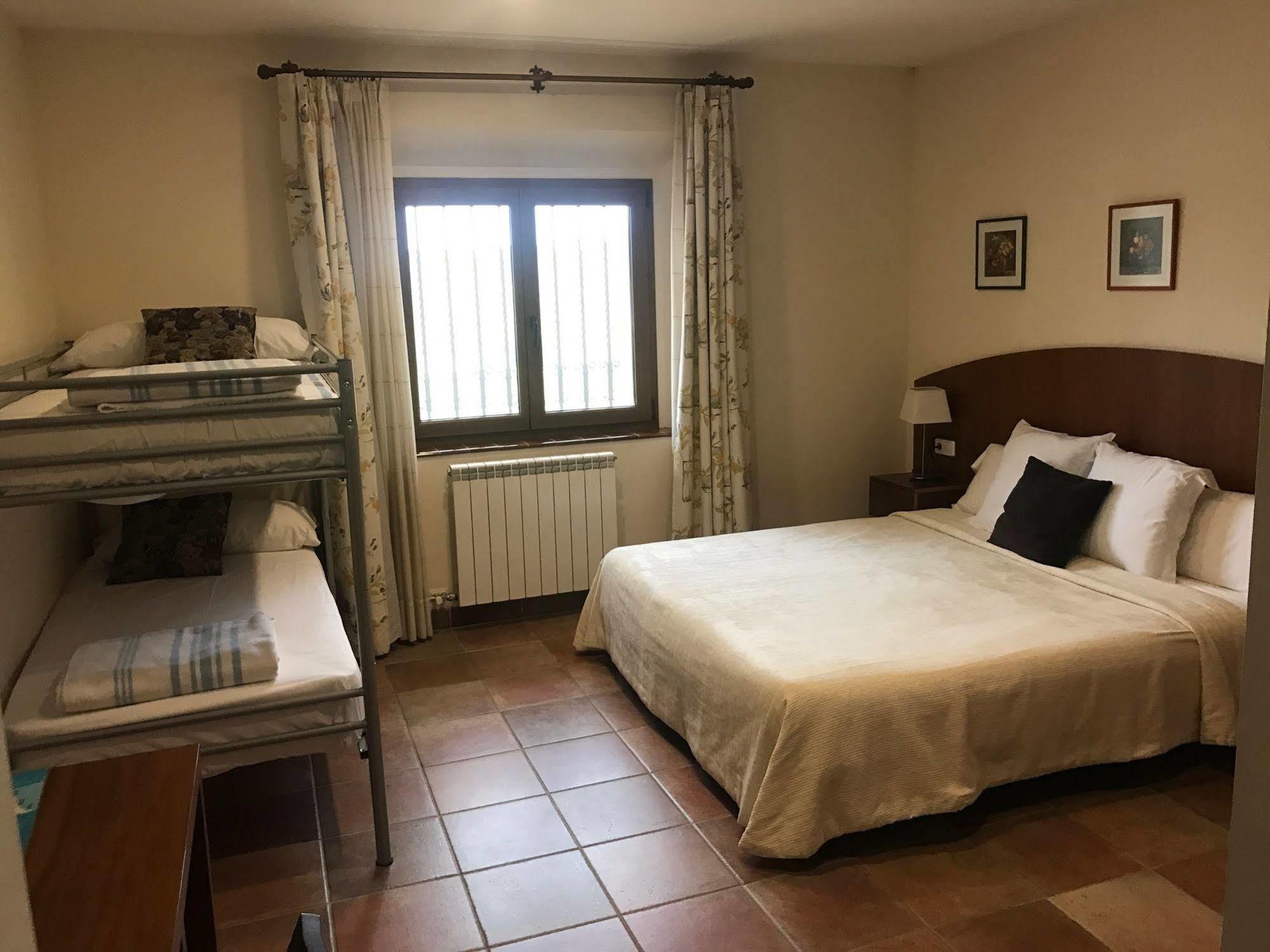 Mas Duc Guest House Brunyola Bagian luar foto