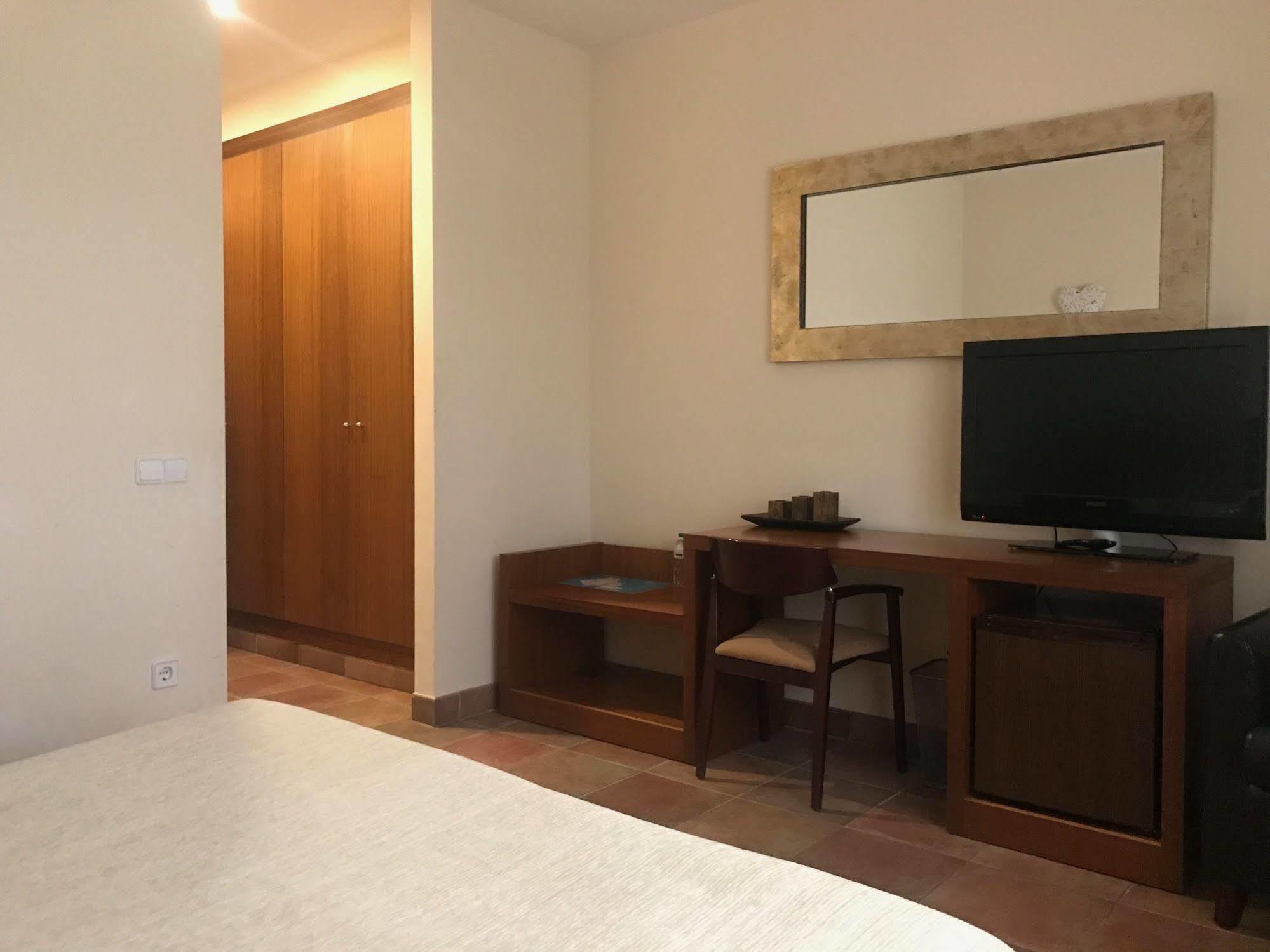 Mas Duc Guest House Brunyola Bagian luar foto