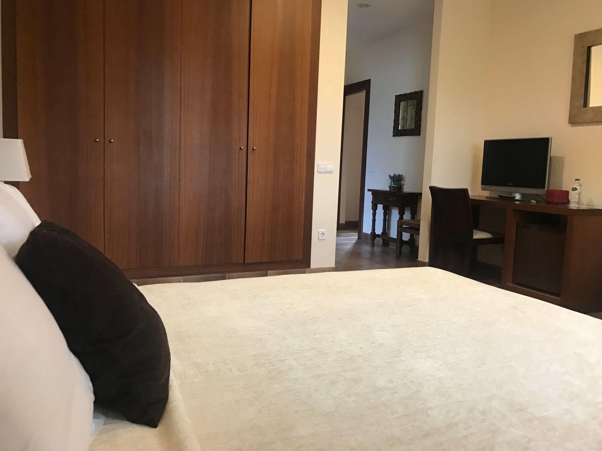 Mas Duc Guest House Brunyola Bagian luar foto